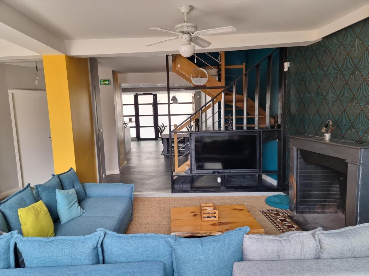 مبيت وإفطار Piégut-Pluviers L'Atrium المظهر الخارجي الصورة