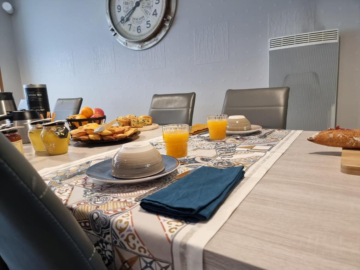 مبيت وإفطار Piégut-Pluviers L'Atrium المظهر الخارجي الصورة